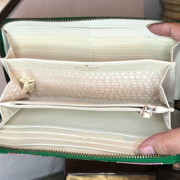 Kate Spade floral wallet. - Picture 3 of 4